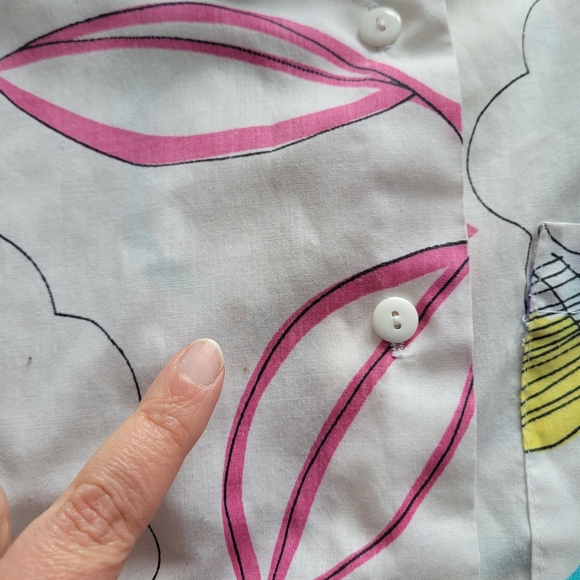 Vintage 80s white button down shirt with pink and blue flowers large - Picture 11 of 12